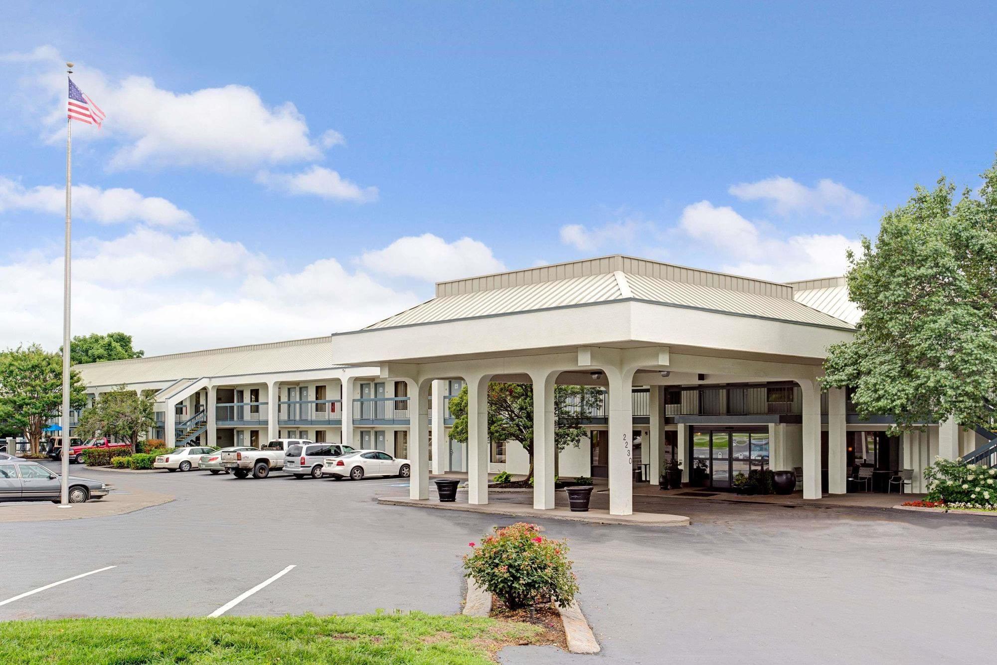 Baymont By Wyndham Murfreesboro Exterior foto