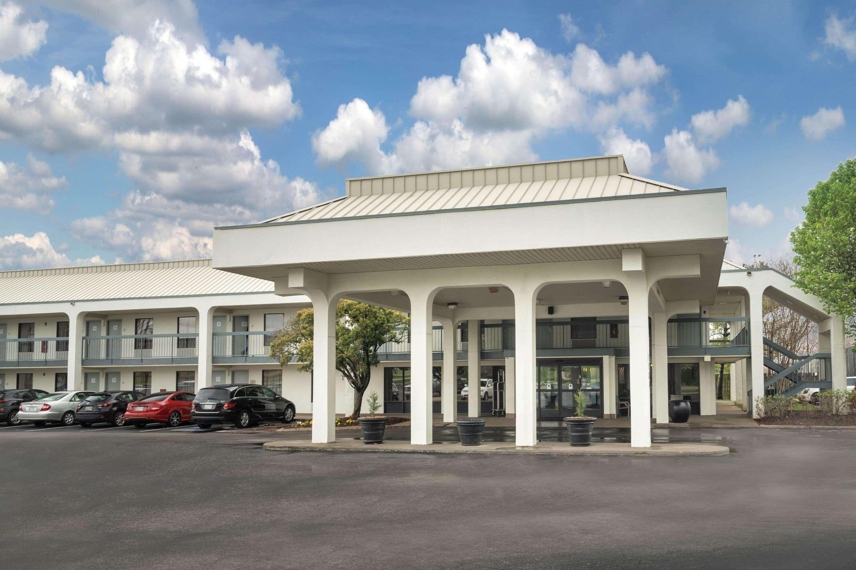 Baymont By Wyndham Murfreesboro Exterior foto