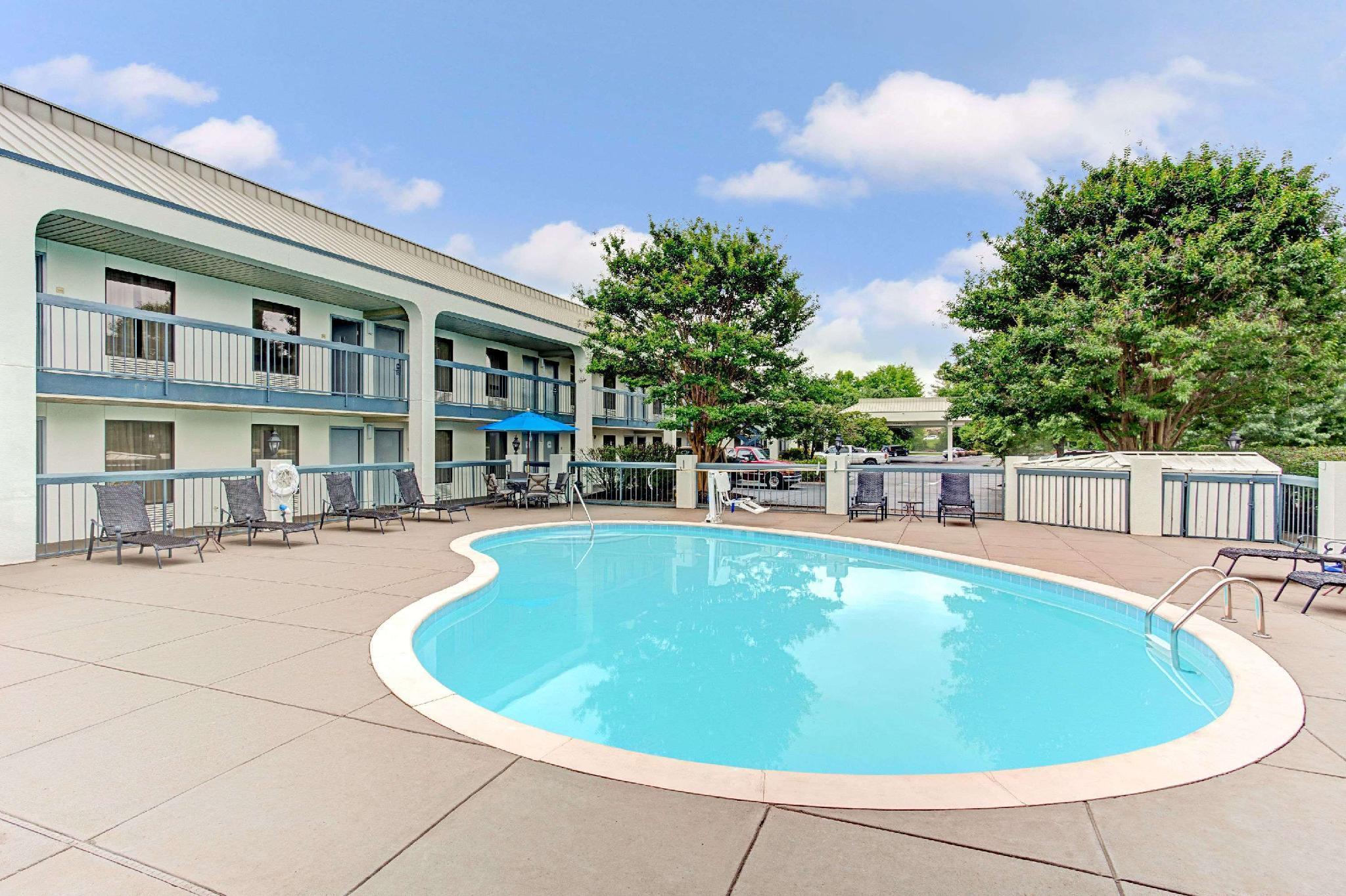 Baymont By Wyndham Murfreesboro Exterior foto